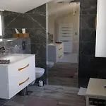 Superbe Contemporaine Vue Dans Avec Piscine Et Tennis * Йер