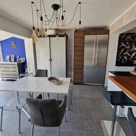Superbe Contemporaine Vue Dans Avec Piscine Et Tennis Villa Hyeres