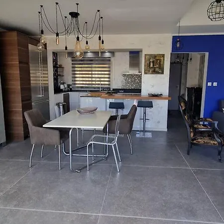 Superbe Contemporaine Vue Dans Avec Piscine Et Tennis Villa *